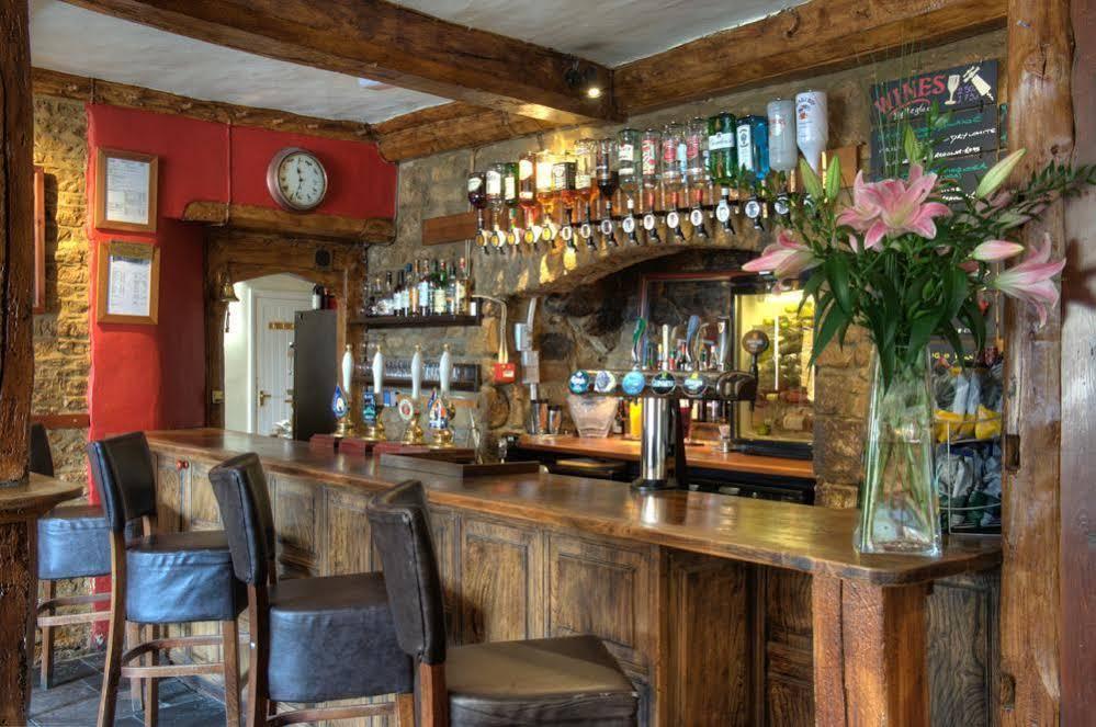 The Deddington Arms Hotel Buitenkant foto